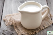 脱脂奶能减脂肪吗 健身减肥的人能不能喝全脂奶