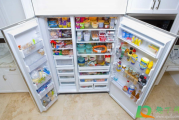 冰箱冷藏室结冰用热水快速除冰可以吗