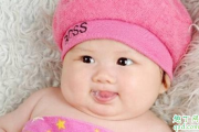 3个月宝宝总爱吐唾沫怎么回事 宝宝吐唾沫是不是肺炎