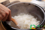 米饭煮稀了怎么让它干